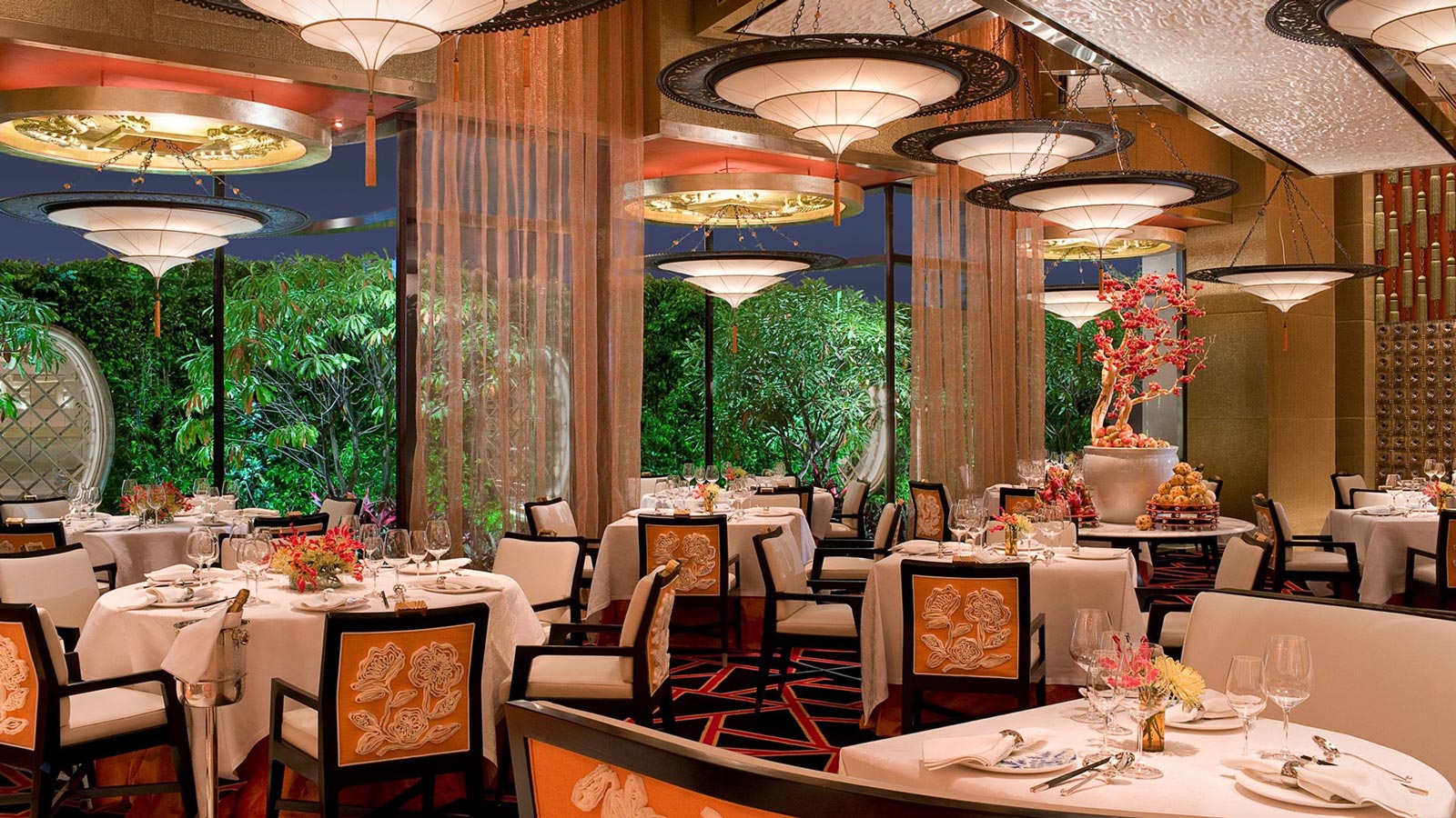 GOLDEN FLOWER Restaurant in China with Fortuny Lamps