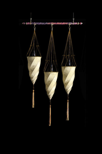 Fortuny Cesendello silk lamp on a rod 3 light points