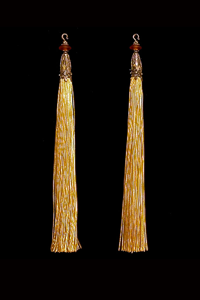 Venetia Studium couple of pale gold hook tassels