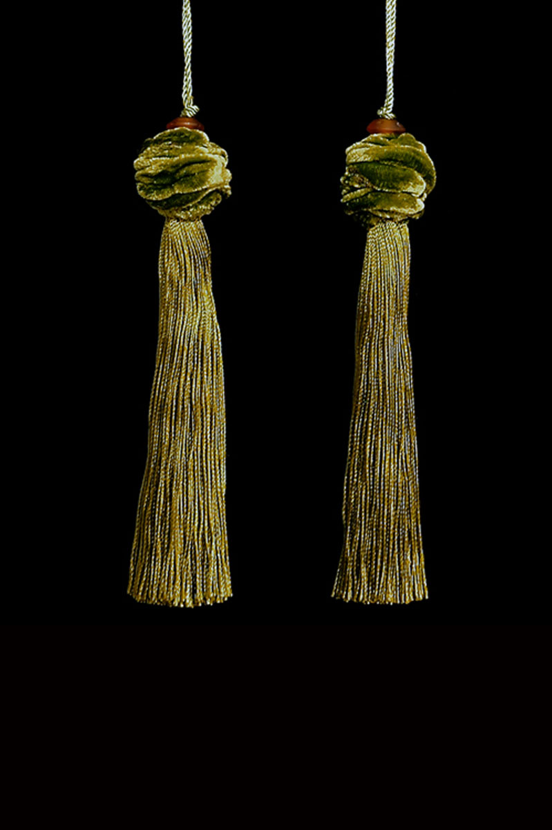 Venetia Studium Turbante couple of bright gold green key tassels