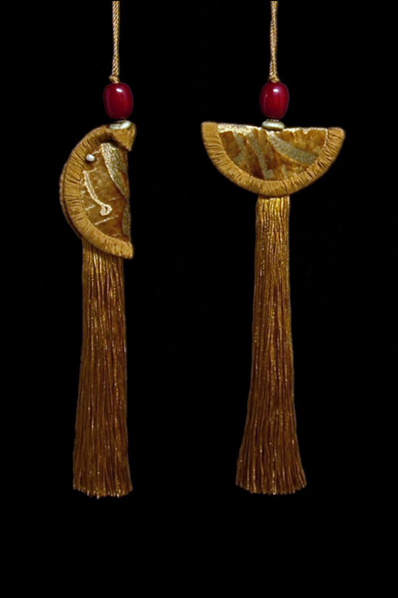 Venetia Studium couple of brown gold Geisha & Samurai key tassels