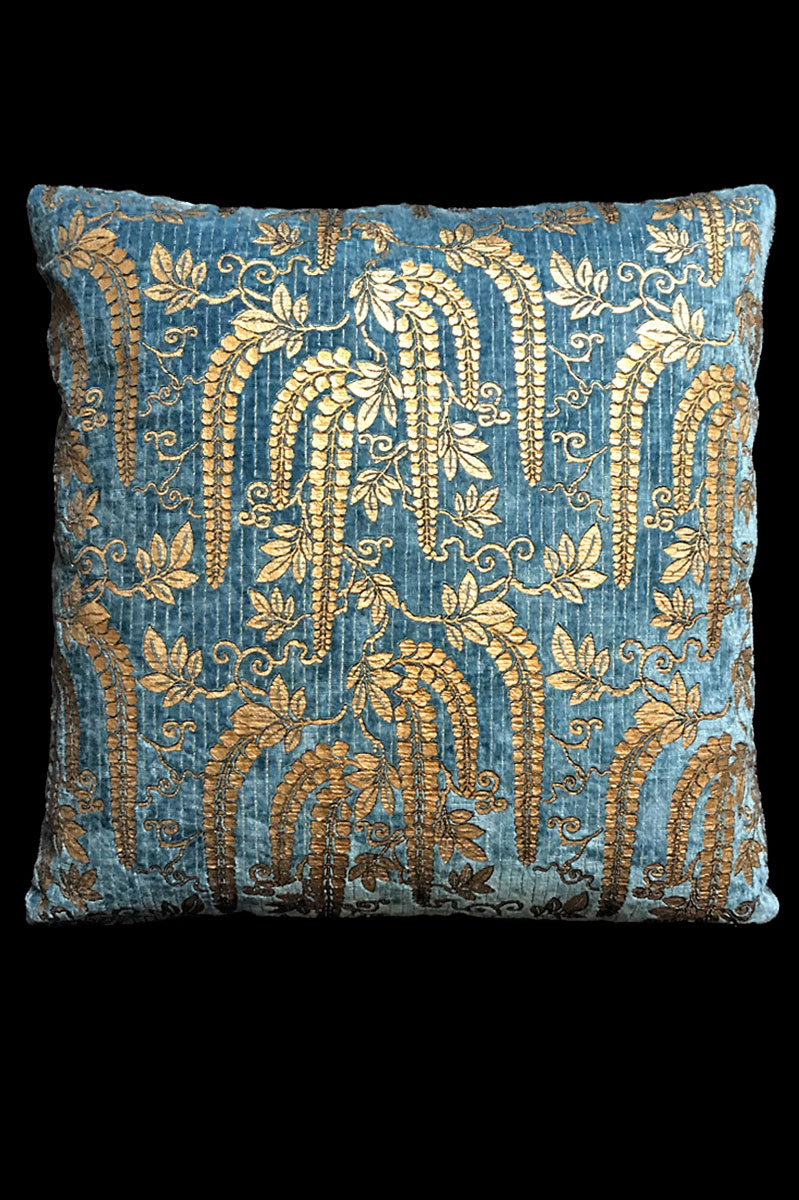 Venetia Studium Glicine printed velvet cushion