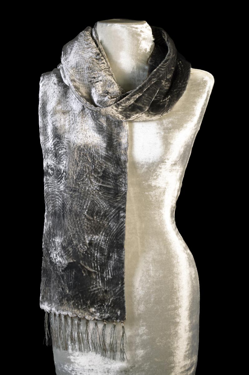 Fortuny furrowed velvet scarf with fringes