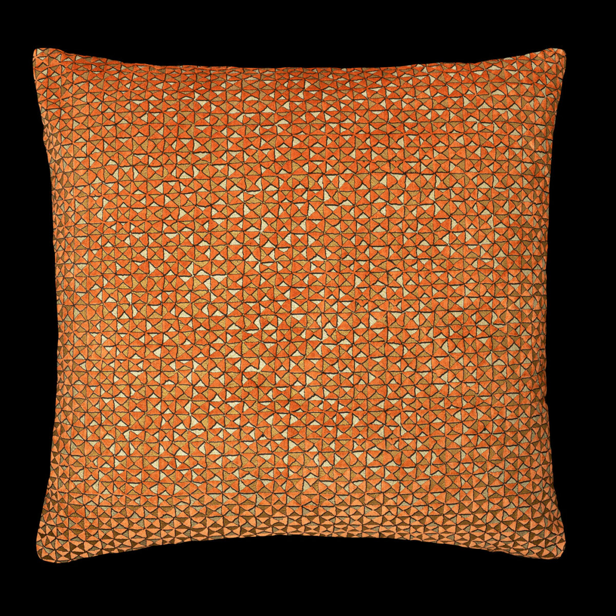 Delphos cushion